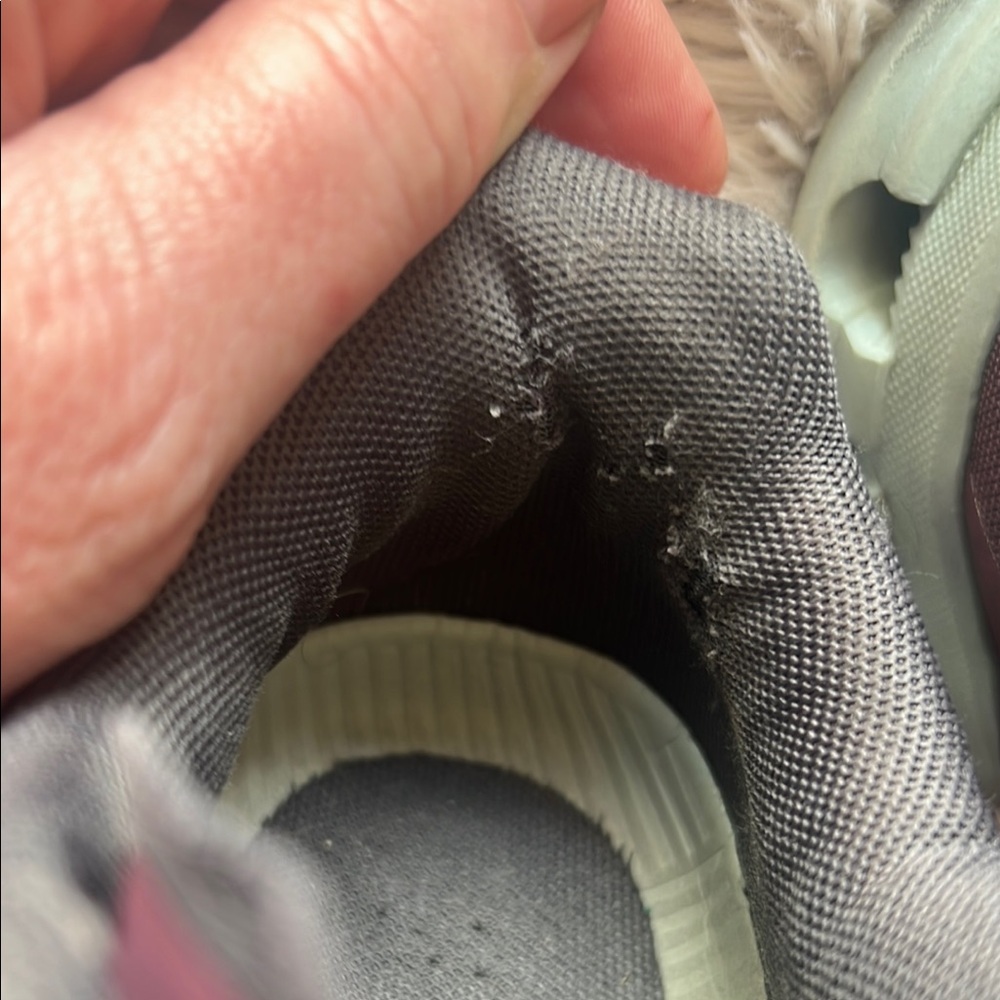 ON Running Gray and Maroon Sneakers - Picture 2 of 8